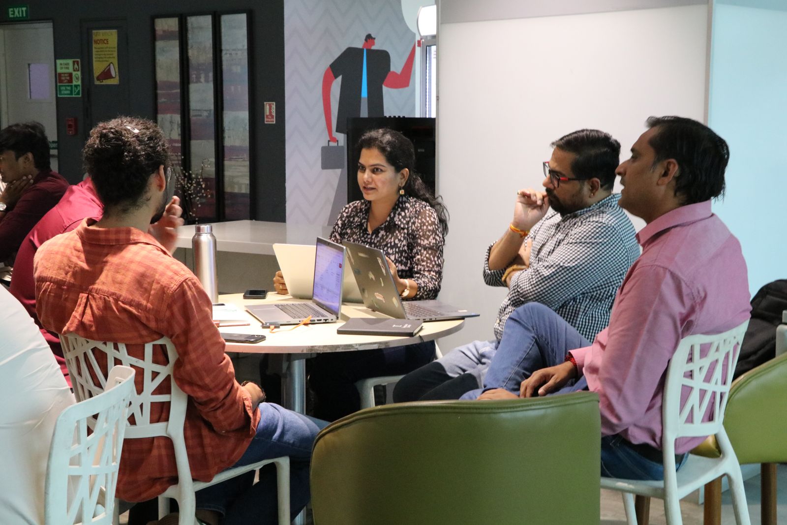 A mastermind table in Pune working through a problem