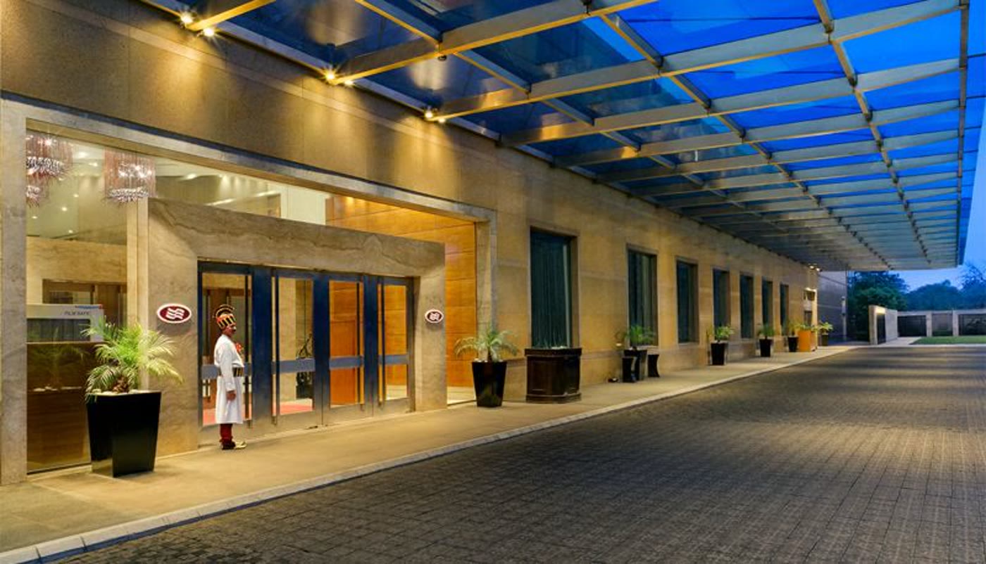 The porte-cochere entrance driveway at Crowne Plaza, Gurgaon
